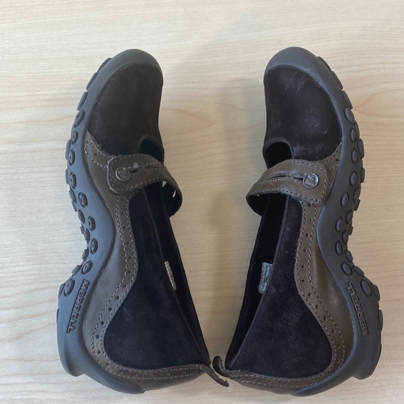 Merrell Women's Dark Suede Flats with Leather Strap - Picture 6 of 8